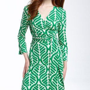 Diane Von Furstenberg DVF New Julian Green Silk Jersey Wrap Dress in Size 14